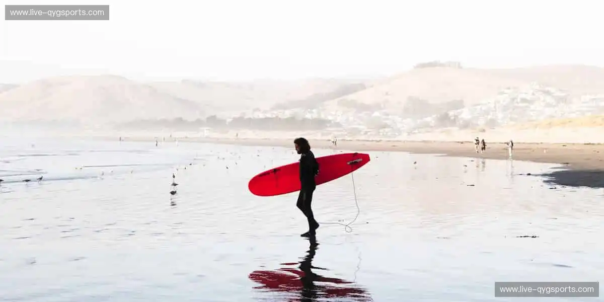 🎧官方正品周边直供,把赛场荣耀穿在身上!🏅